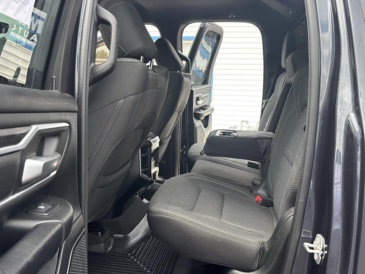 RAM 1500 Big Horn 4x4 Quad Cab 6'4" Box 2020