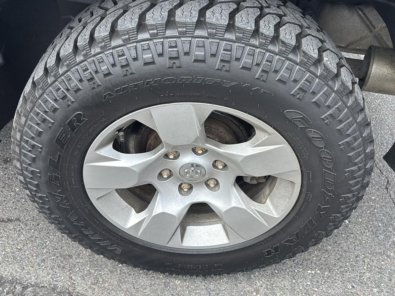 RAM 1500 Big Horn 4x4 Quad Cab 6'4" Box 2020