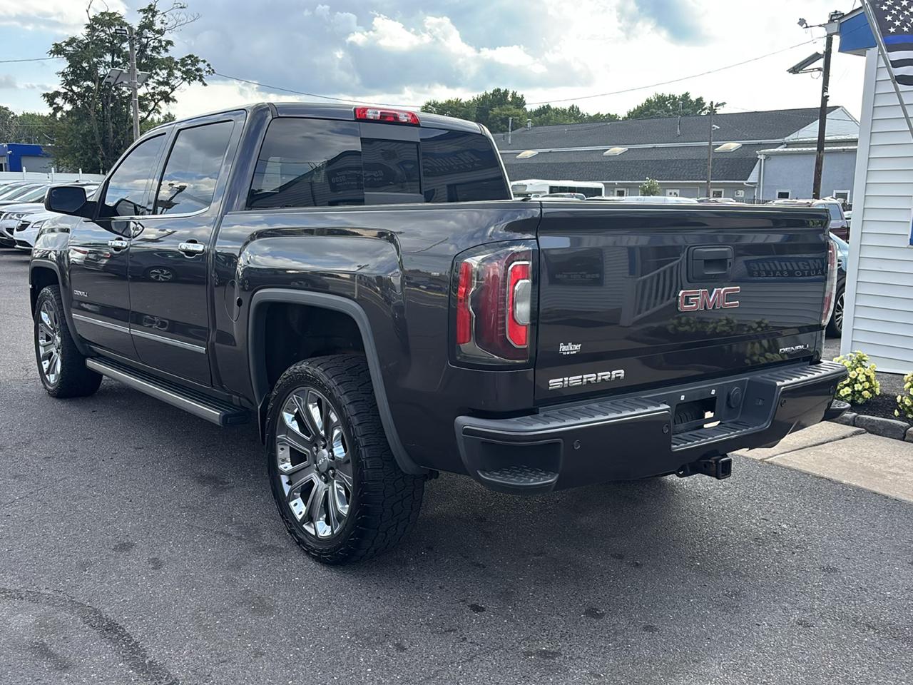 GMC Sierra 1500 4WD Crew Cab 143.5" Denali 2016