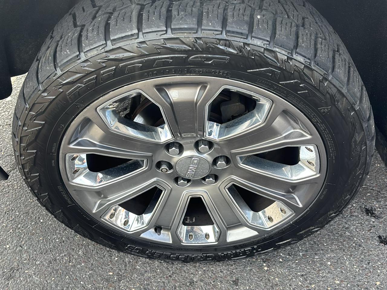 GMC Sierra 1500 4WD Crew Cab 143.5" Denali 2016