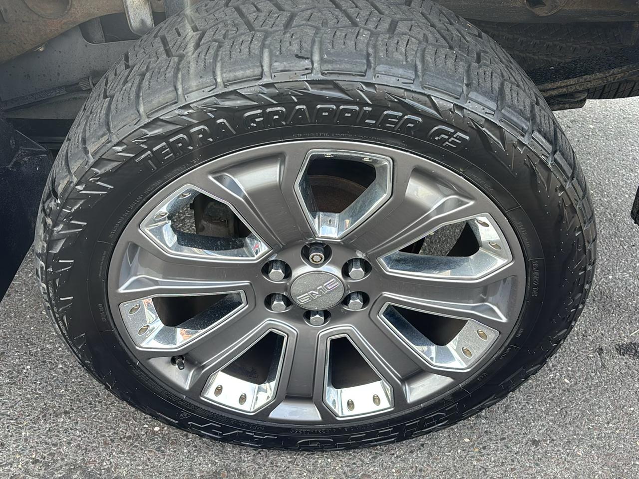GMC Sierra 1500 4WD Crew Cab 143.5" Denali 2016