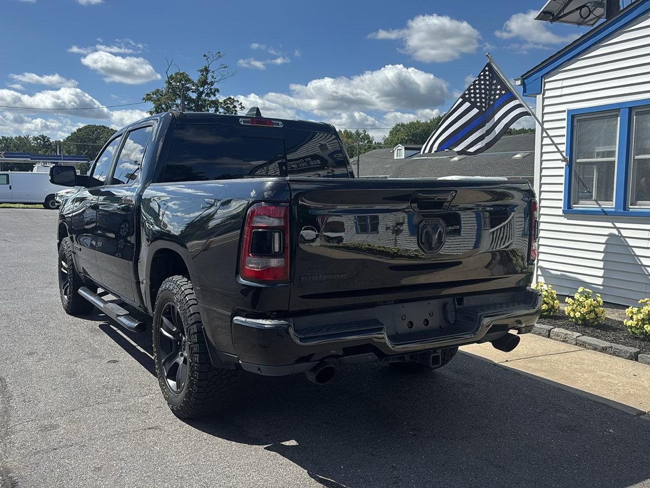 RAM 1500 Big Horn 4x2 Crew Cab 5'7" Box 2021