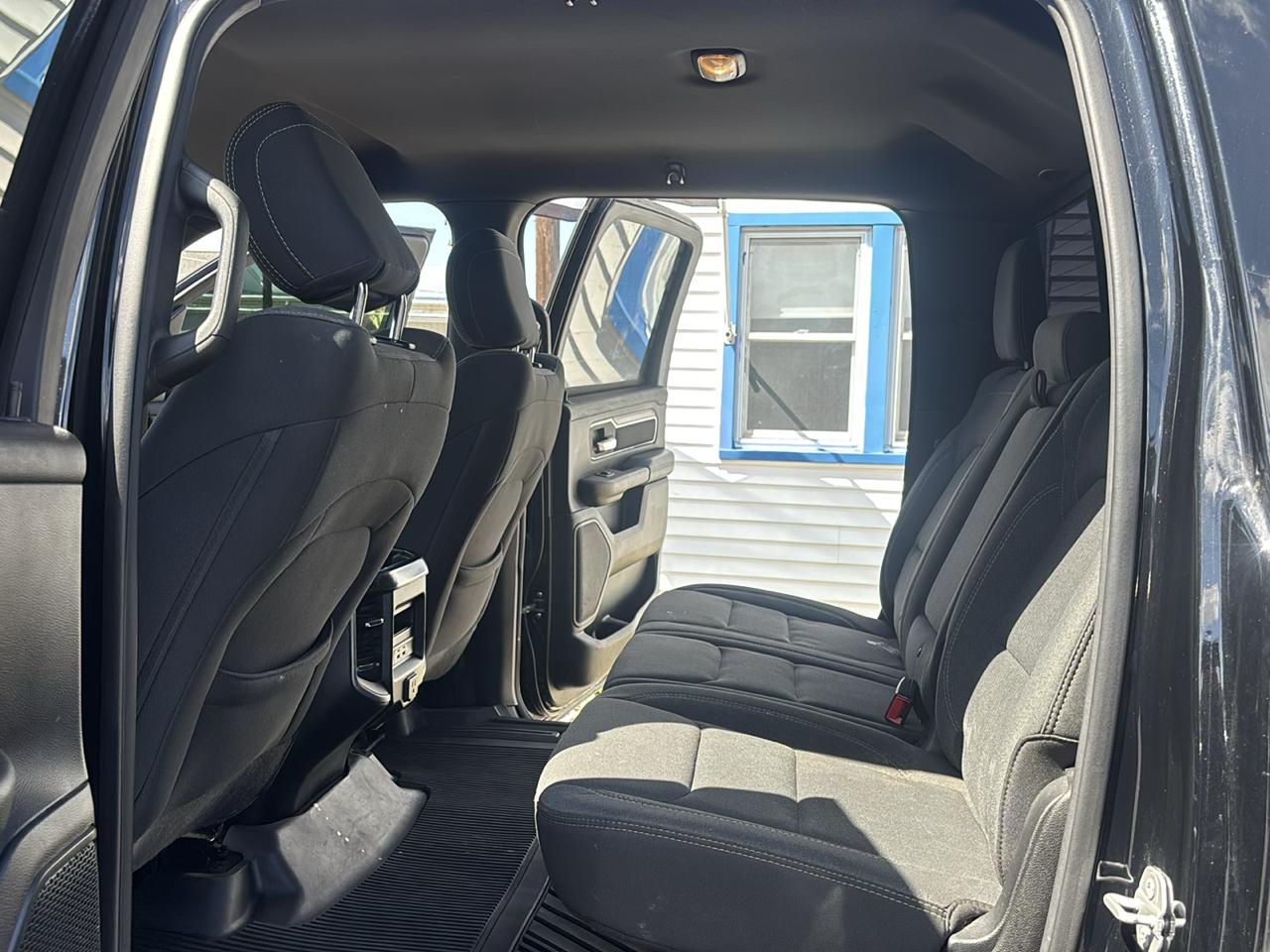RAM 1500 Big Horn 4x2 Crew Cab 5'7" Box 2021