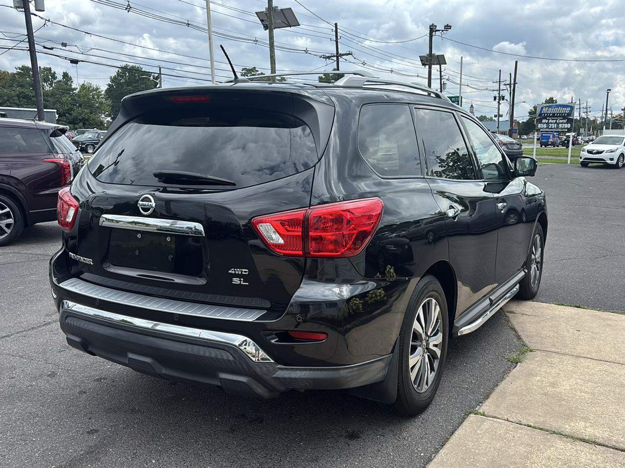 Nissan Pathfinder 4x4 SL 2018