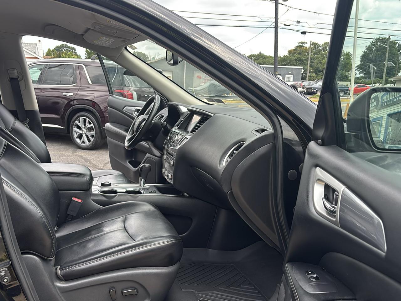 Nissan Pathfinder 4x4 SL 2018