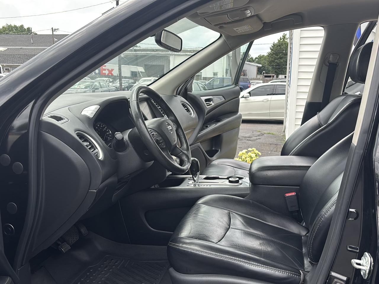 Nissan Pathfinder 4x4 SL 2018