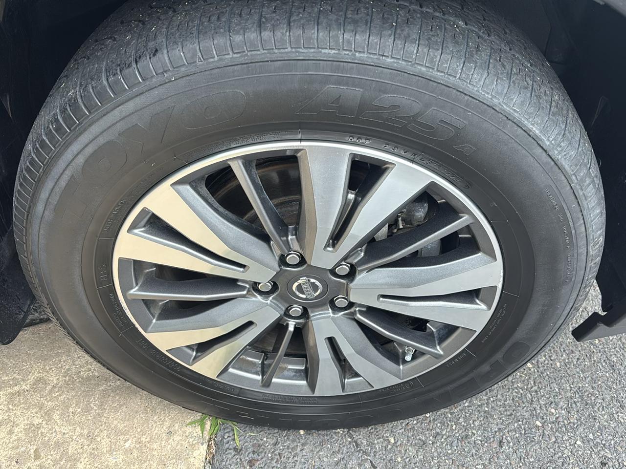 Nissan Pathfinder 4x4 SL 2018