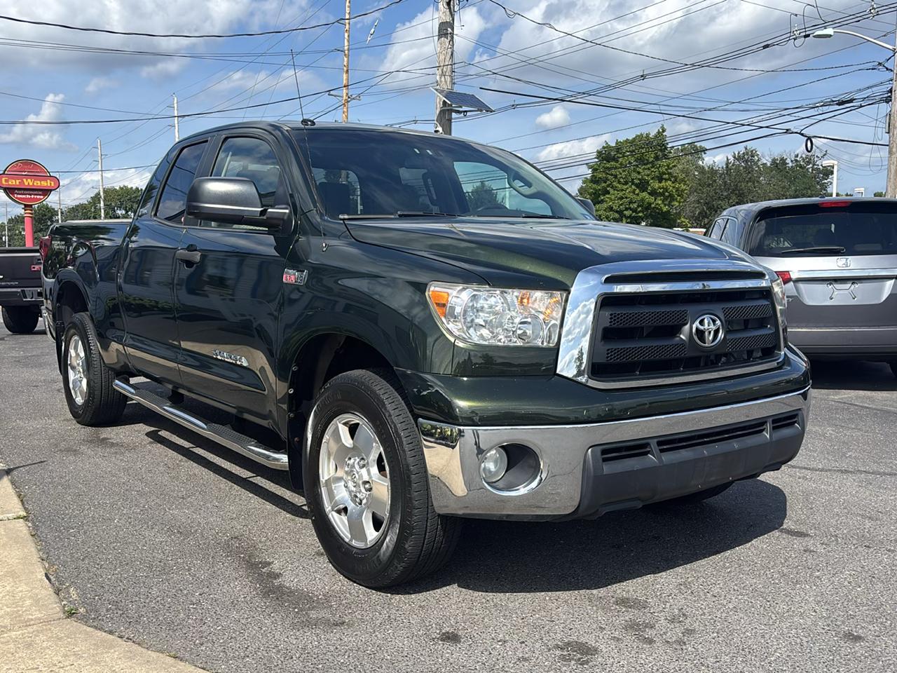 Toyota Tundra 4WD Truck Dbl 5.7L V8 6-Spd AT (Natl) 2010
