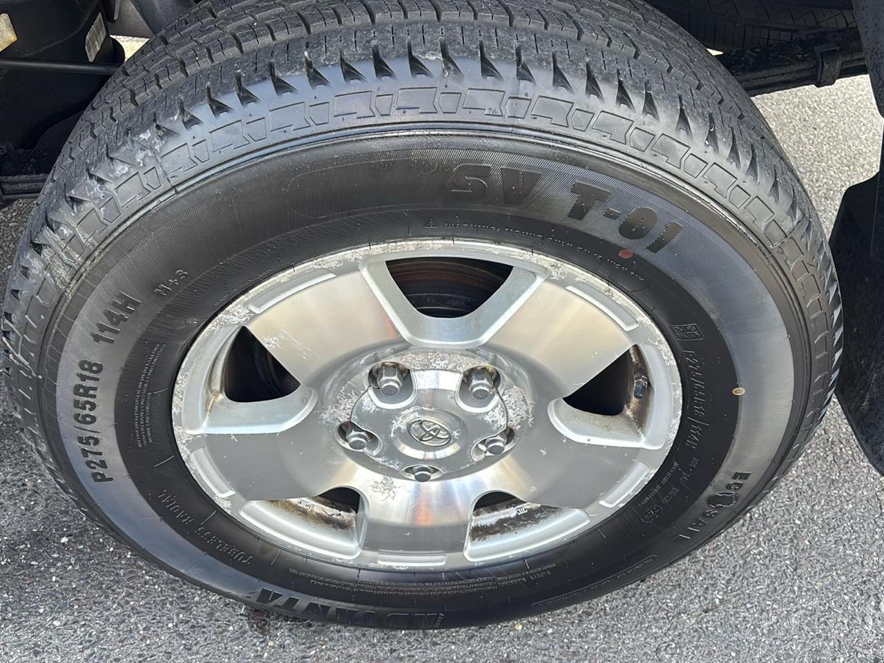 Toyota Tundra 4WD Truck Dbl 5.7L V8 6-Spd AT (Natl) 2010