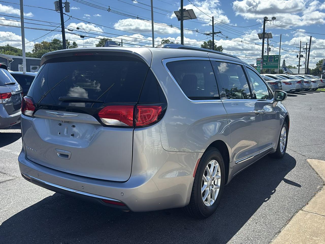 Chrysler Pacifica Touring L FWD 2020