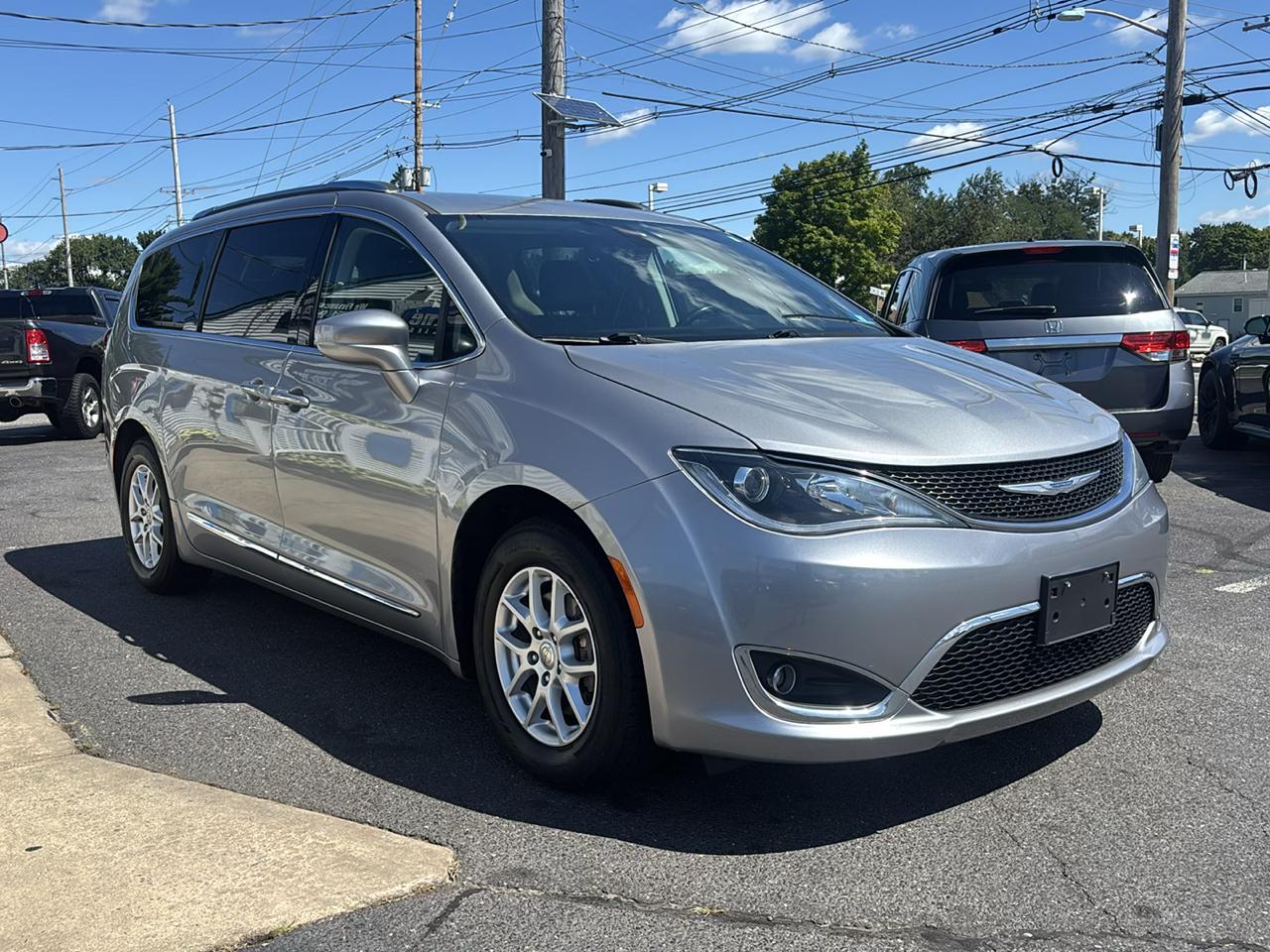 Chrysler Pacifica Touring L FWD 2020