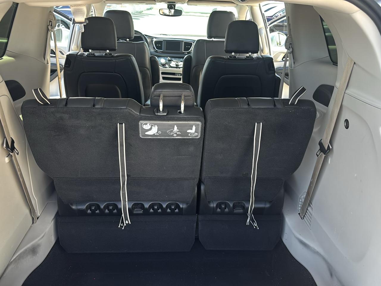Chrysler Pacifica Touring L FWD 2020