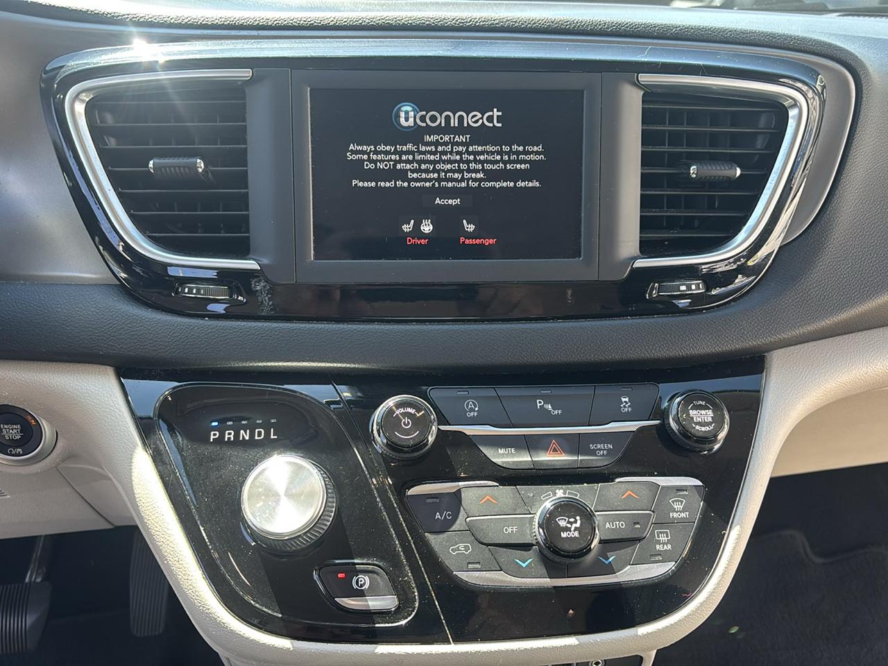 Chrysler Pacifica Touring L FWD 2020