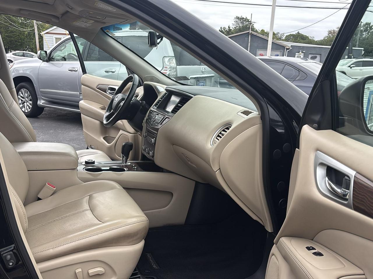 Nissan Pathfinder 4x4 Platinum 2020