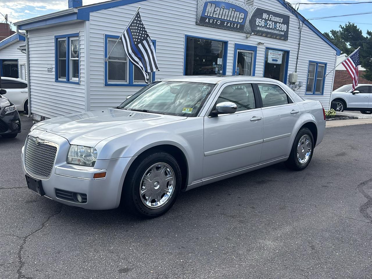 Chrysler 300 4dr Sdn 300 Touring *Ltd Avail* 2005