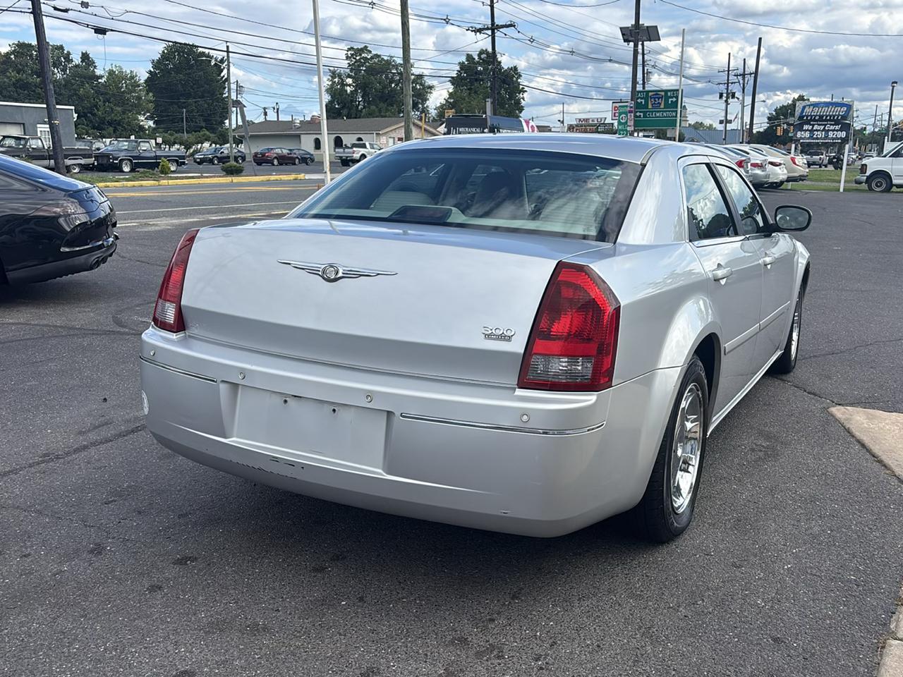 Chrysler 300 4dr Sdn 300 Touring *Ltd Avail* 2005