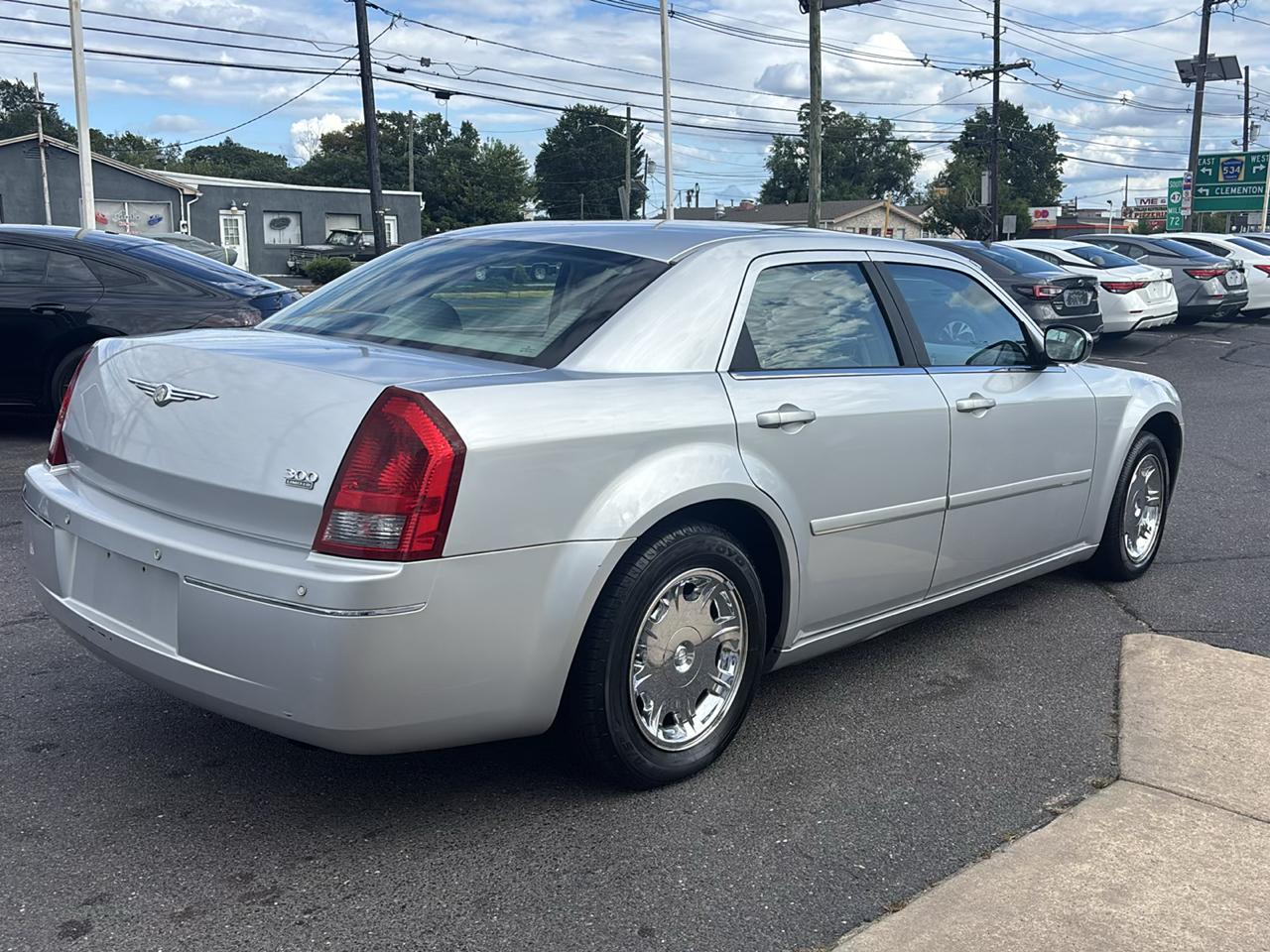 Chrysler 300 4dr Sdn 300 Touring *Ltd Avail* 2005