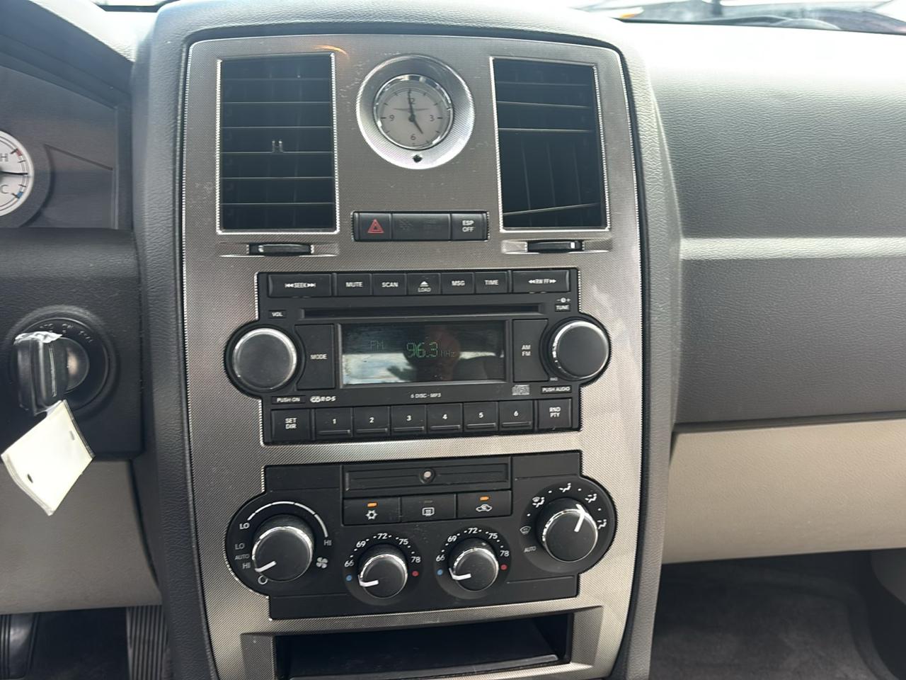 Chrysler 300 4dr Sdn 300 Touring *Ltd Avail* 2005