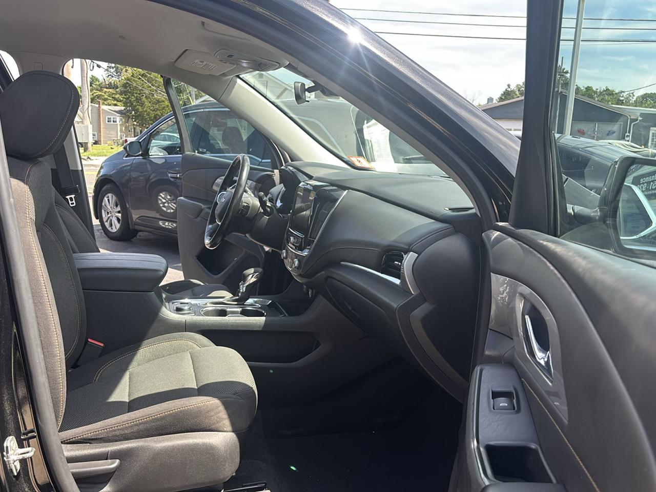 Chevrolet Traverse FWD 4dr LT Cloth w/1LT 2021