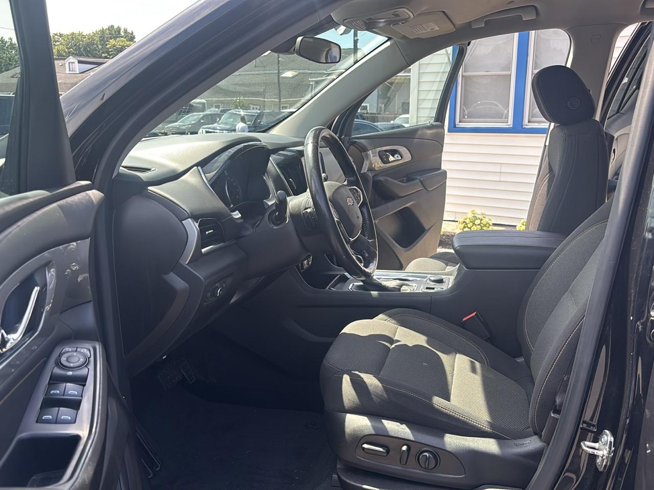 Chevrolet Traverse FWD 4dr LT Cloth w/1LT 2021
