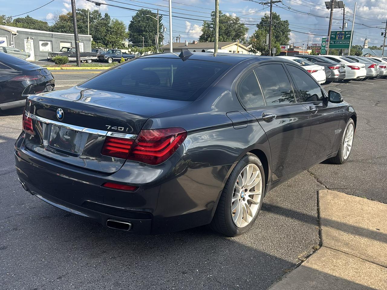 BMW 7 Series 4dr Sdn 740i RWD 2014