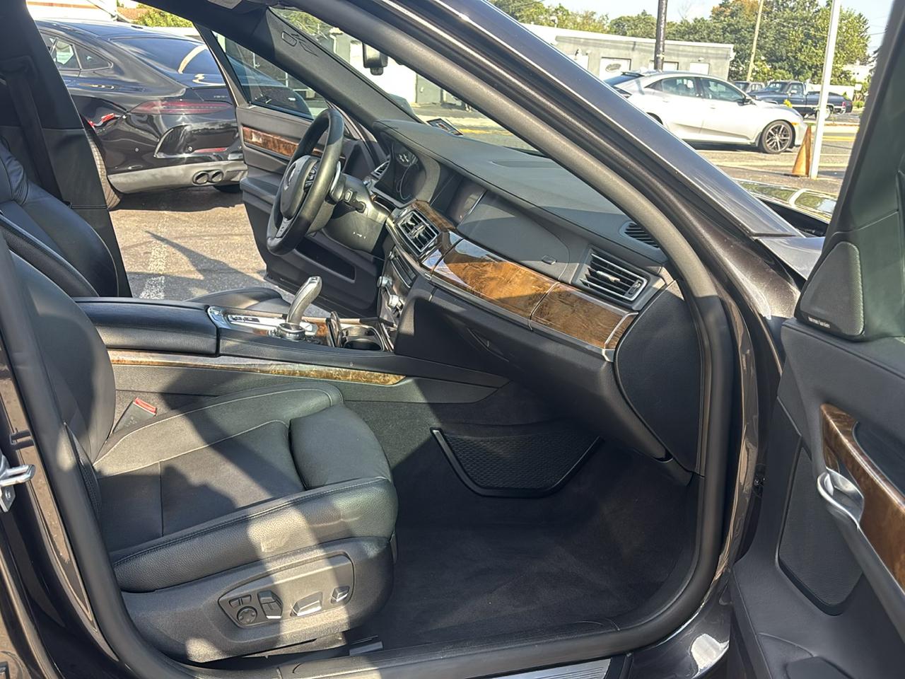 BMW 7 Series 4dr Sdn 740i RWD 2014