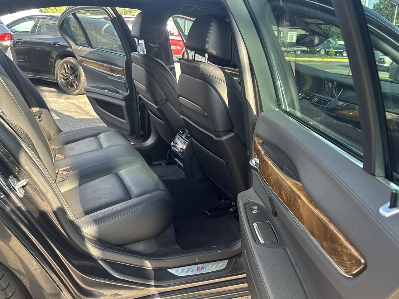 BMW 7 Series 4dr Sdn 740i RWD 2014