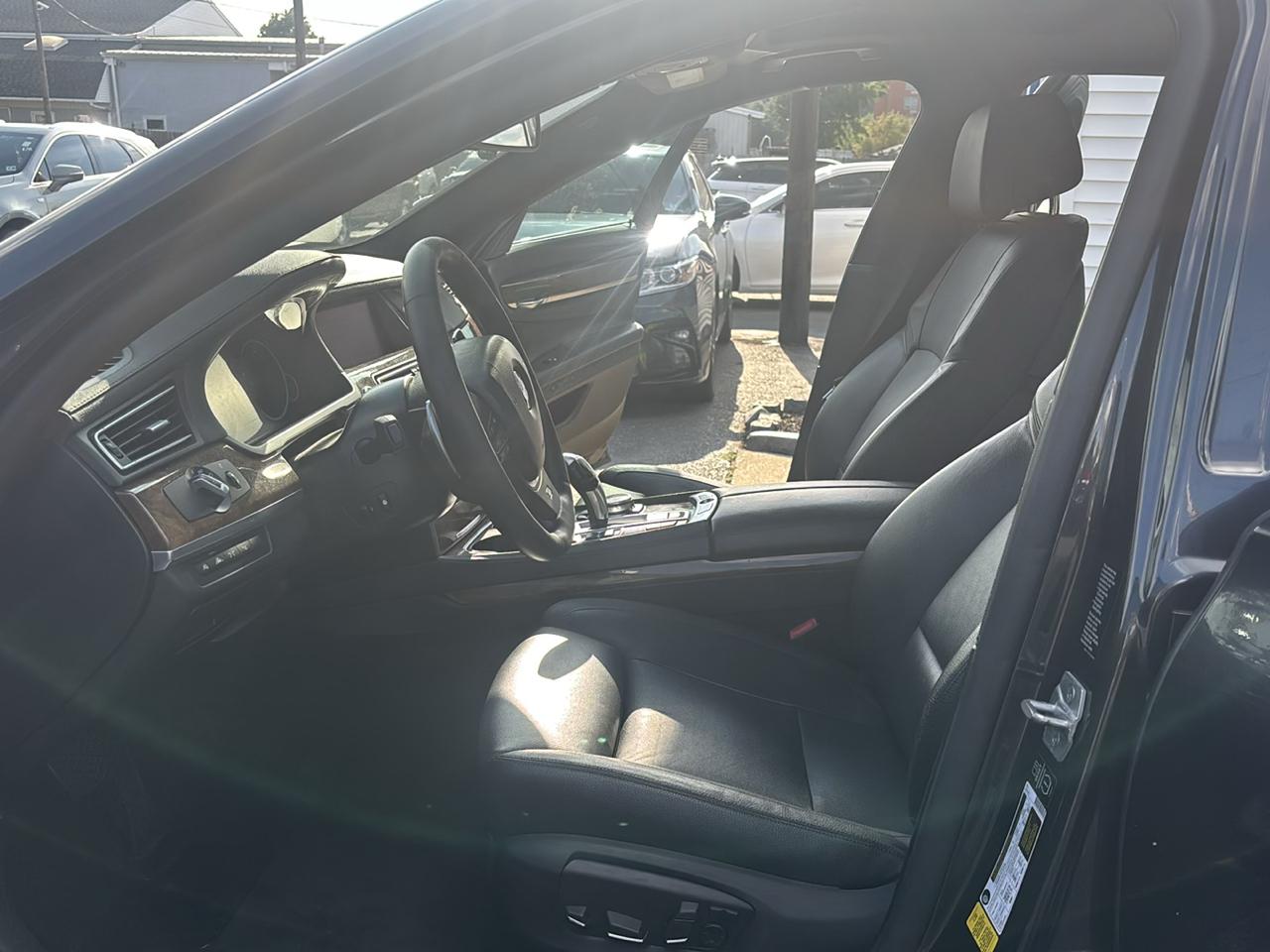 BMW 7 Series 4dr Sdn 740i RWD 2014