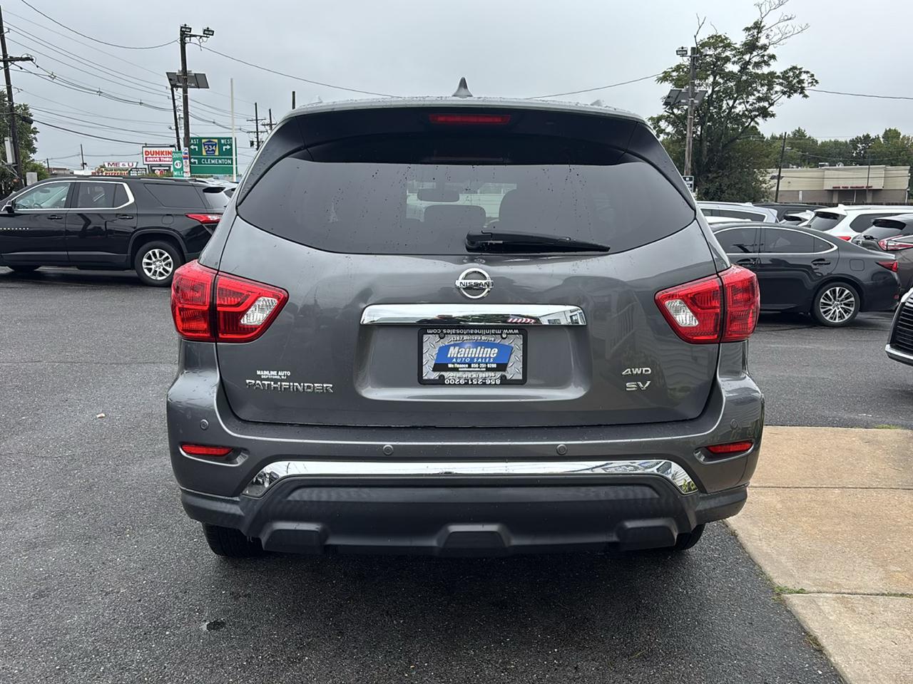 Nissan Pathfinder 4x4 SV 2019