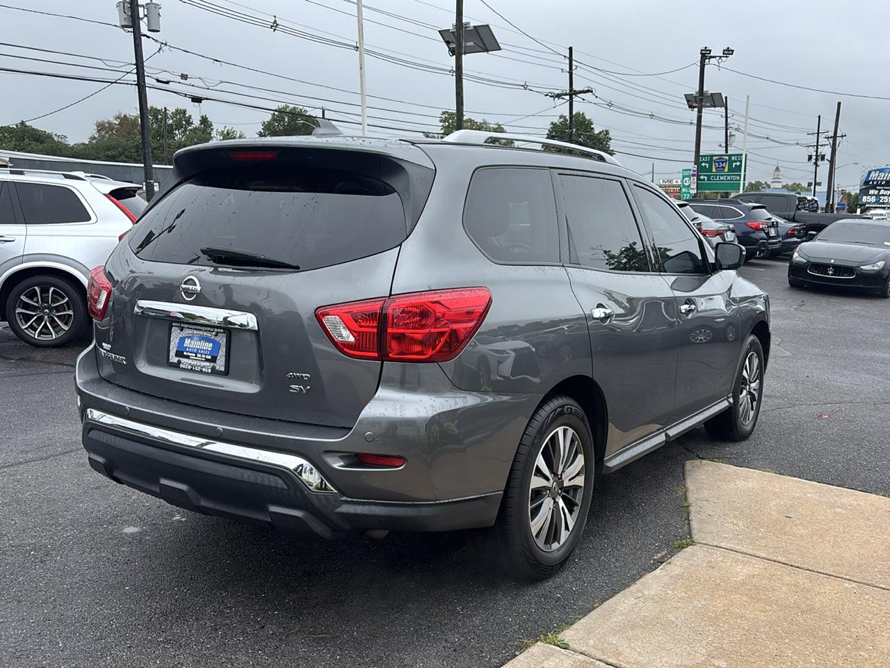 Nissan Pathfinder 4x4 SV 2019