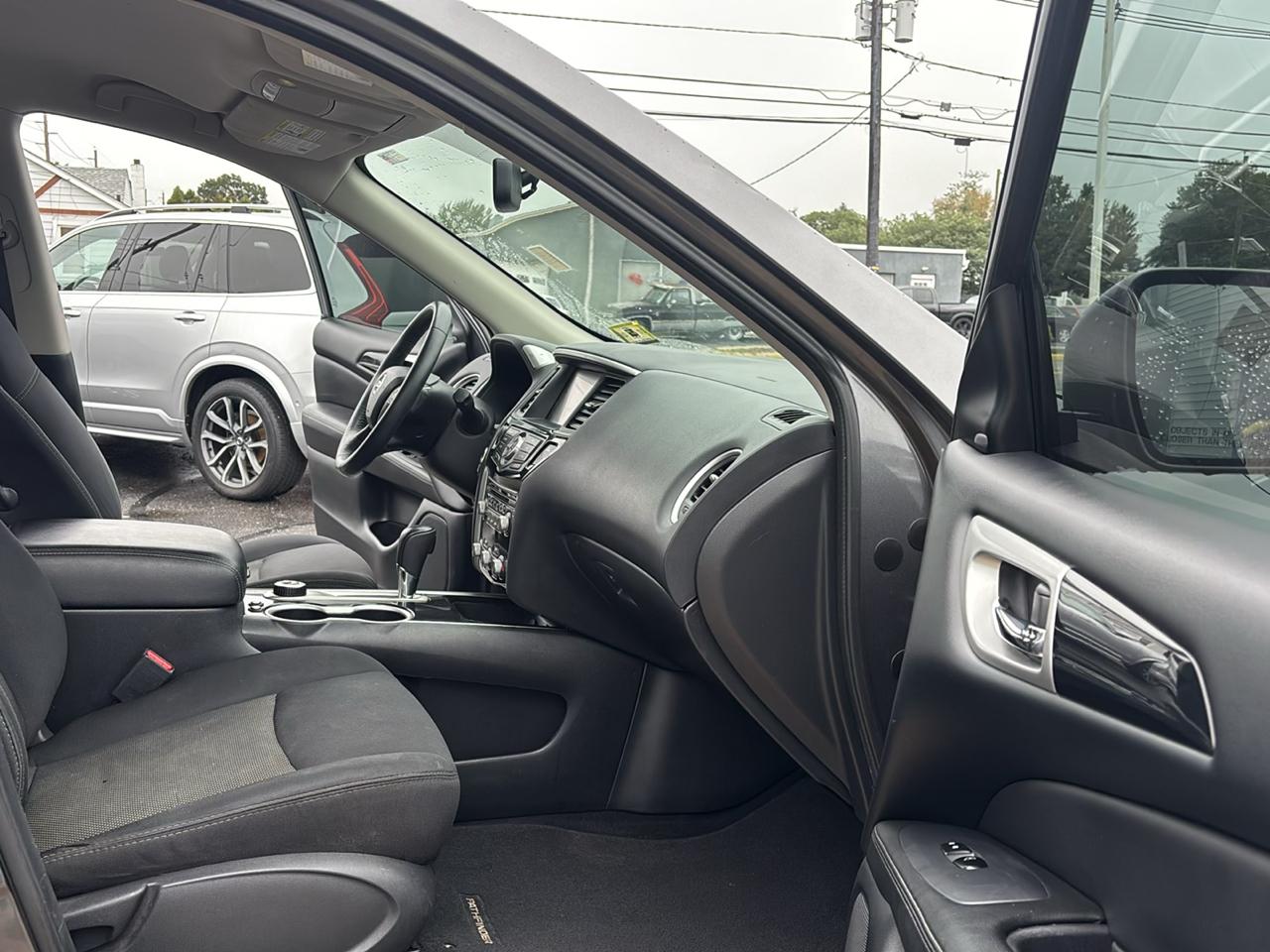 Nissan Pathfinder 4x4 SV 2019