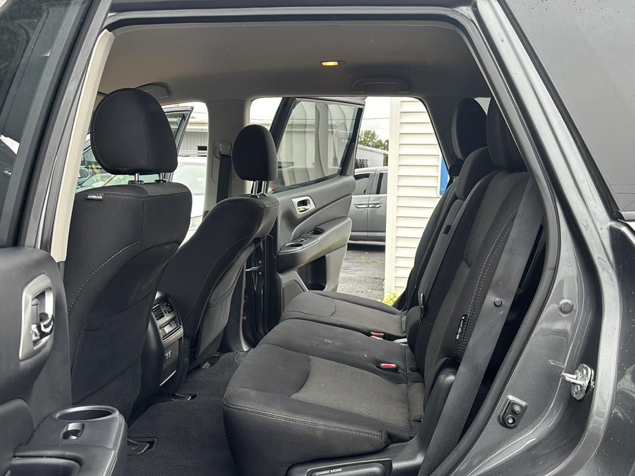 Nissan Pathfinder 4x4 SV 2019