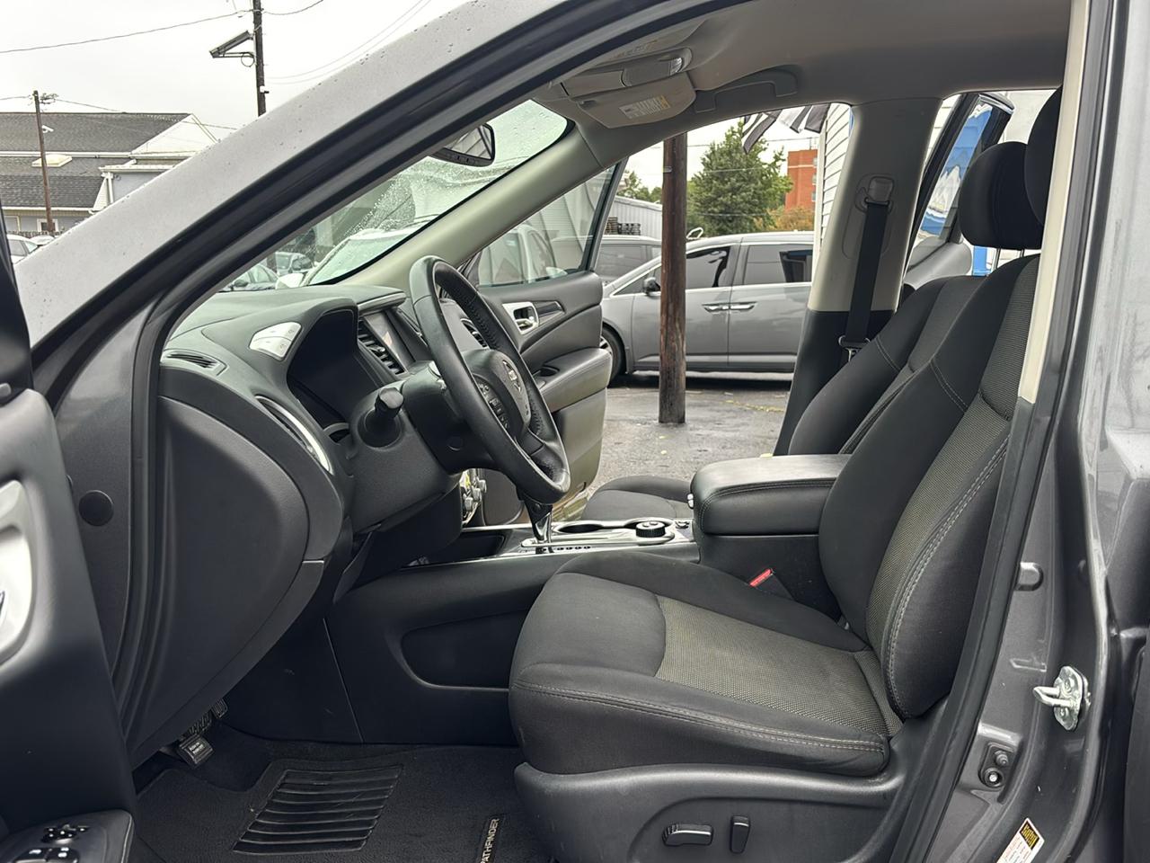 Nissan Pathfinder 4x4 SV 2019