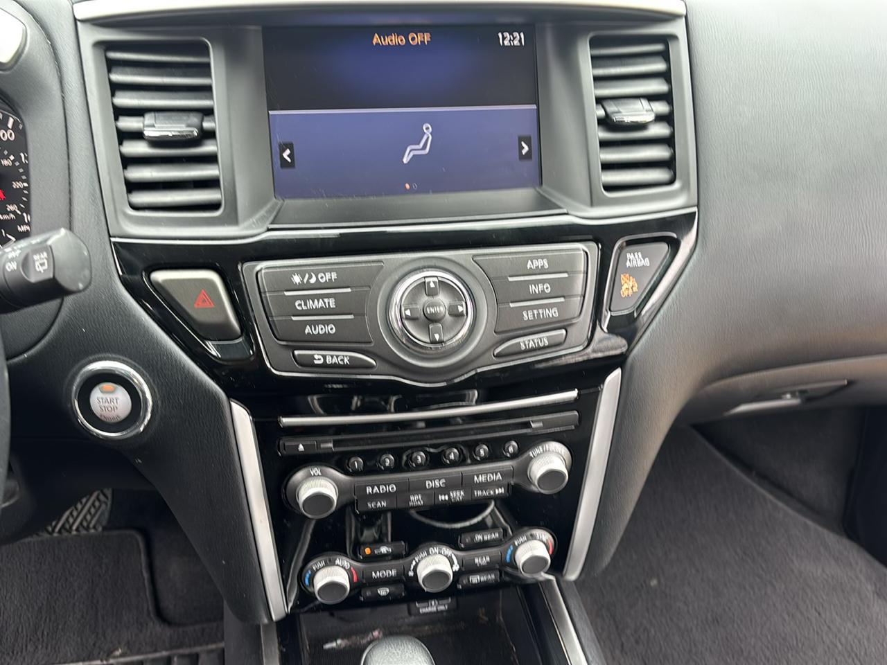 Nissan Pathfinder 4x4 SV 2019