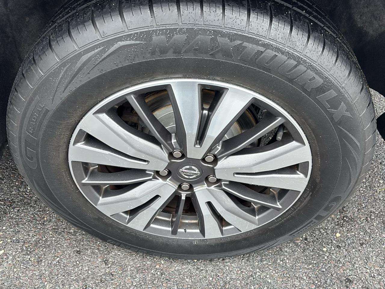 Nissan Pathfinder 4x4 SV 2019