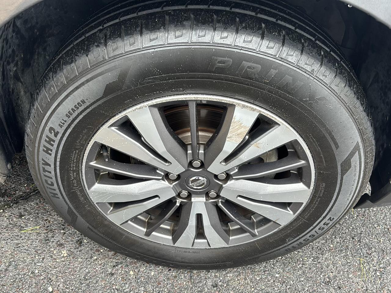 Nissan Pathfinder 4x4 SV 2019