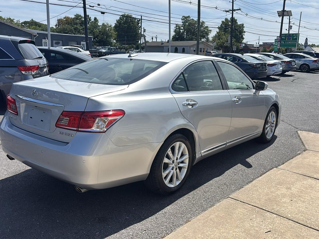 Lexus ES 350 4dr Sdn 2010