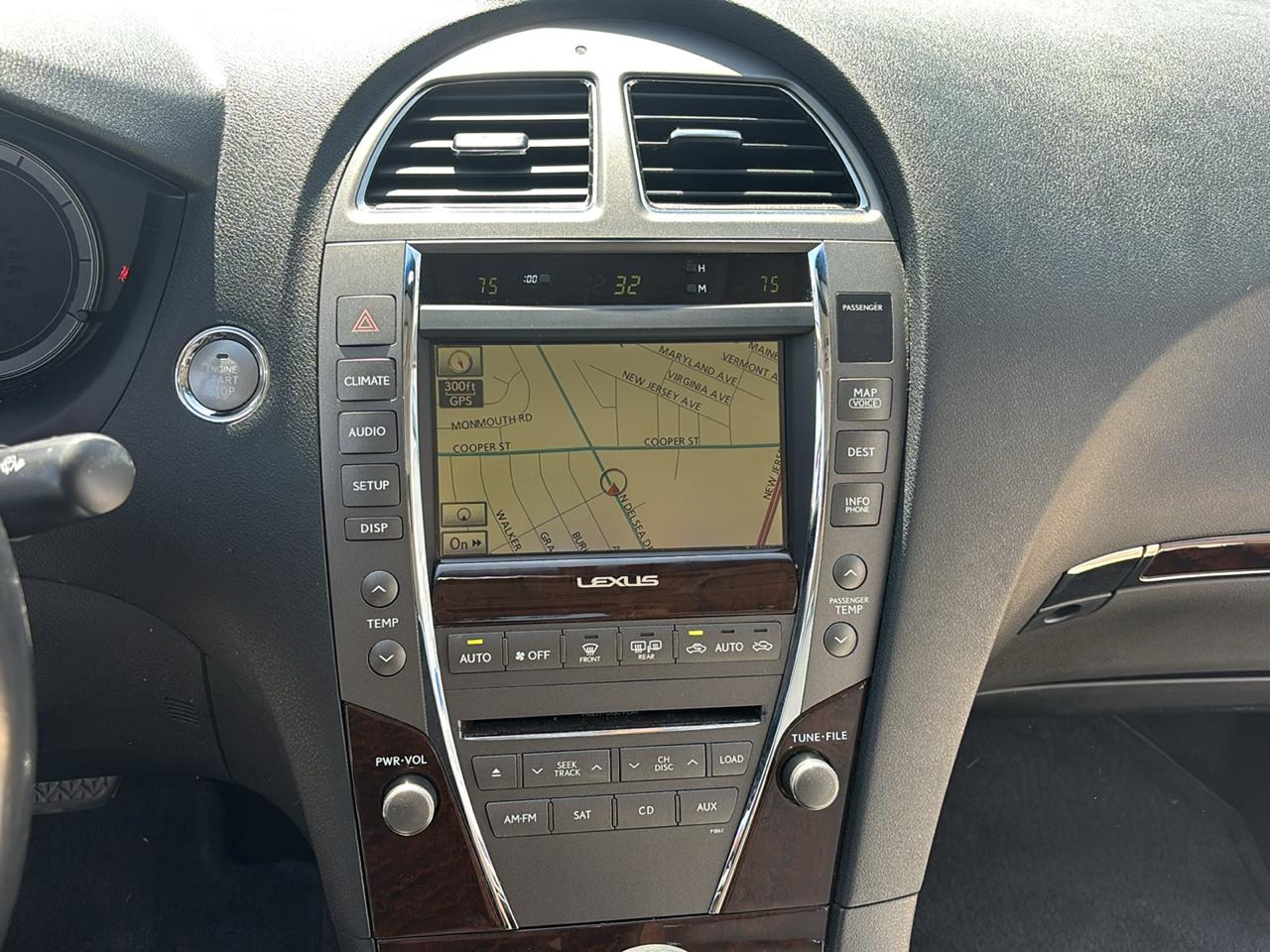 Lexus ES 350 4dr Sdn 2010
