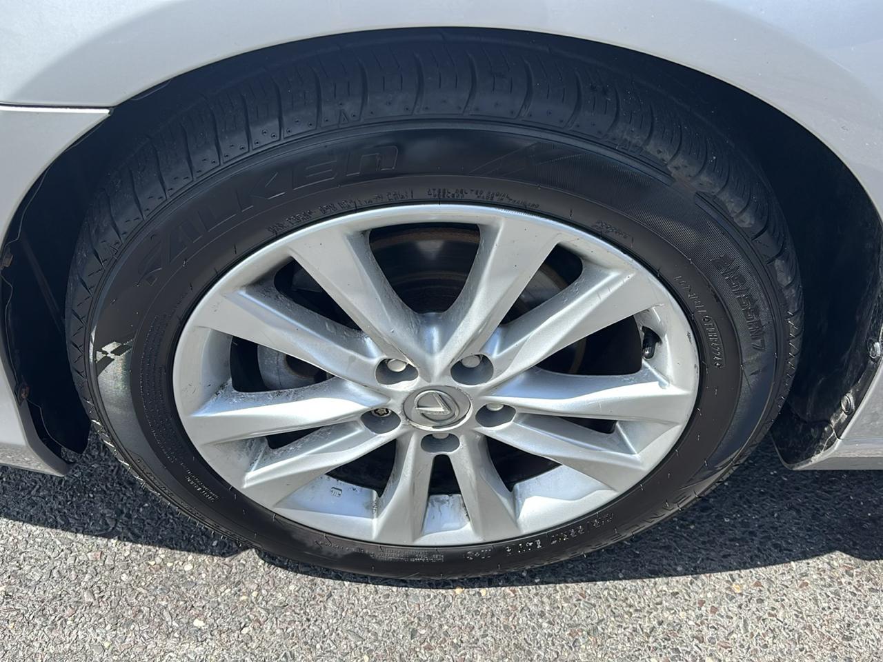 Lexus ES 350 4dr Sdn 2010