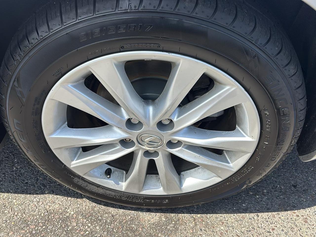 Lexus ES 350 4dr Sdn 2010