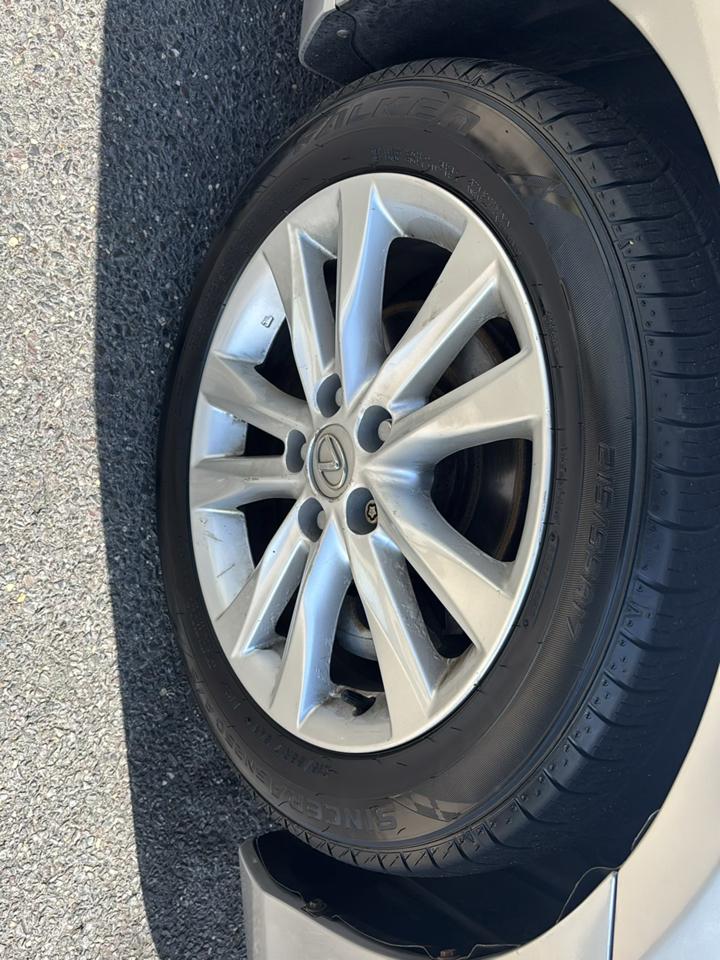 Lexus ES 350 4dr Sdn 2010