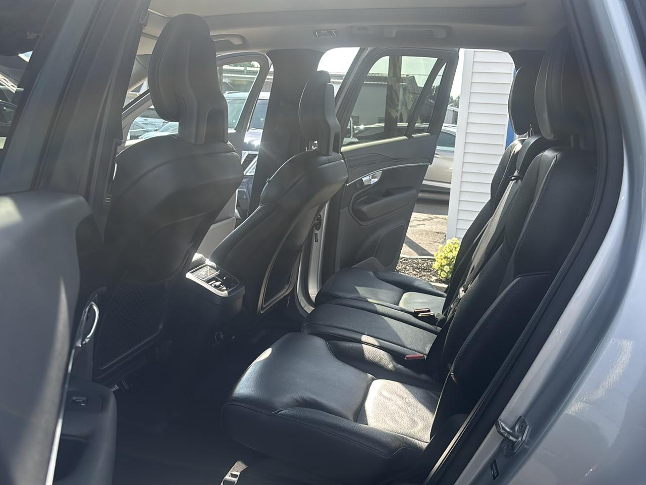 Volvo XC90 T6 AWD 7-Passenger Momentum 2017