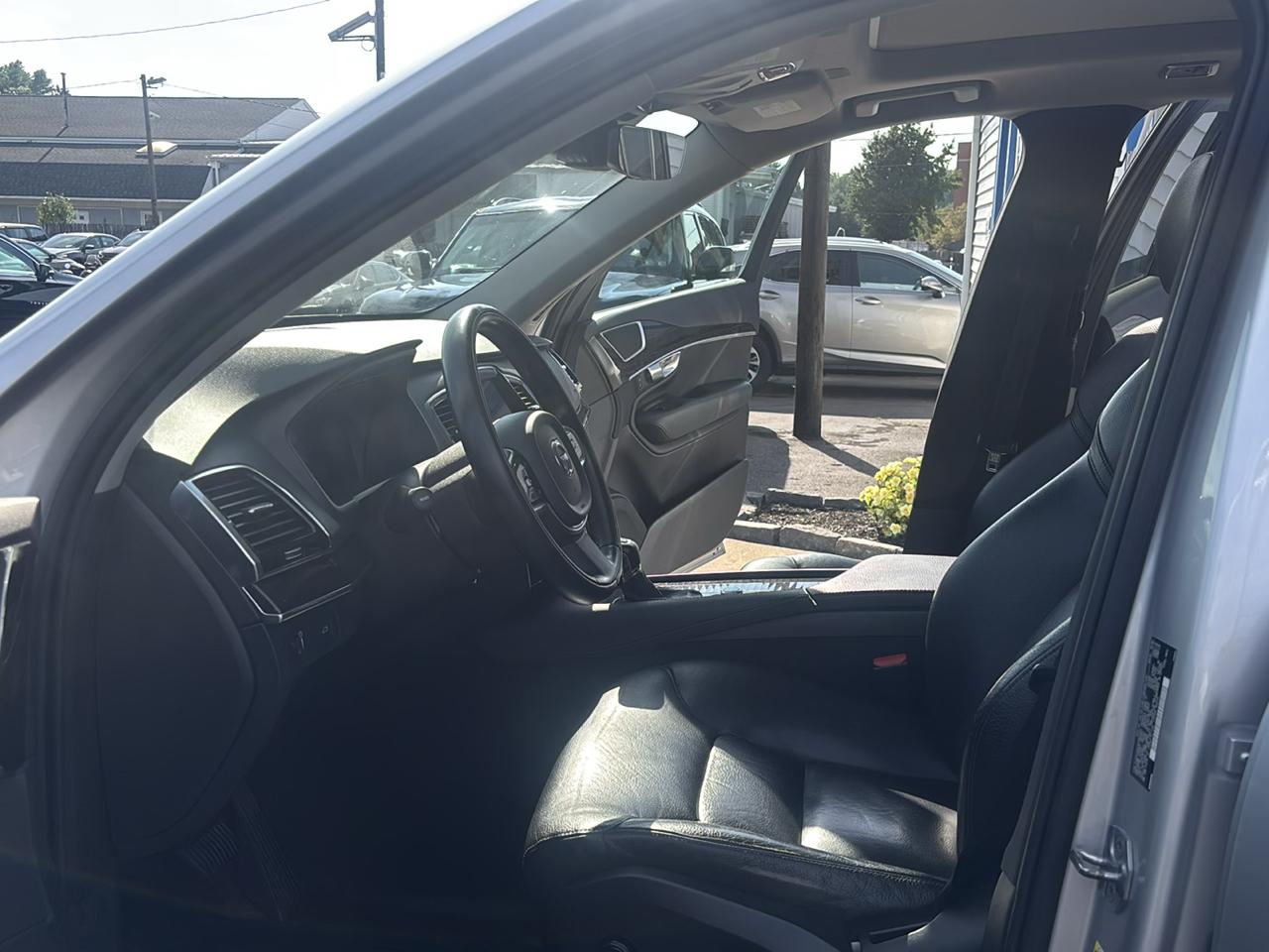 Volvo XC90 T6 AWD 7-Passenger Momentum 2017