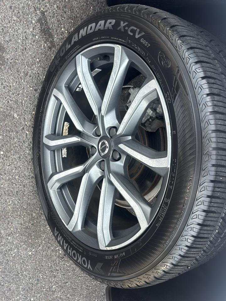 Volvo XC90 T6 AWD 7-Passenger Momentum 2017