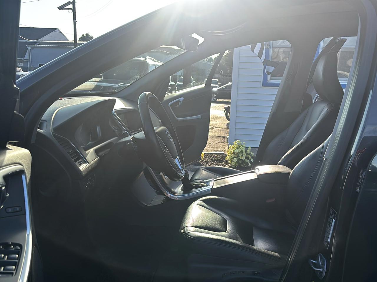 Volvo XC60 AWD 4dr T6 Drive-E 2016