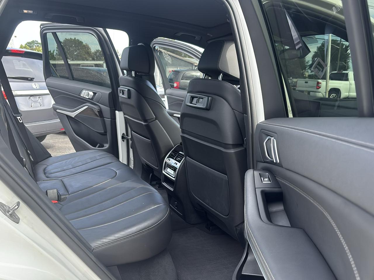 BMW X5 xDrive40i Sports Activity Vehicle 2021