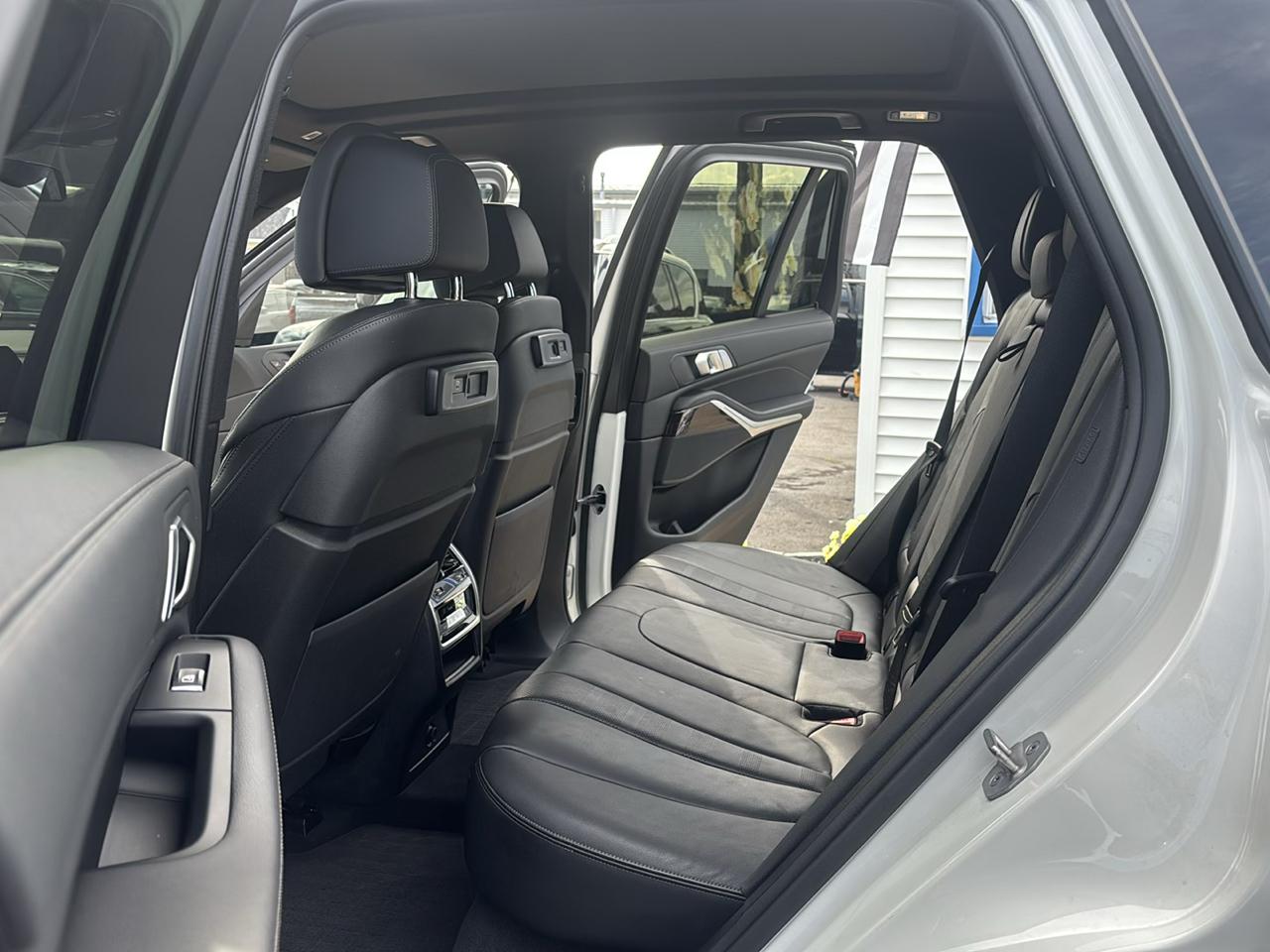 BMW X5 xDrive40i Sports Activity Vehicle 2021