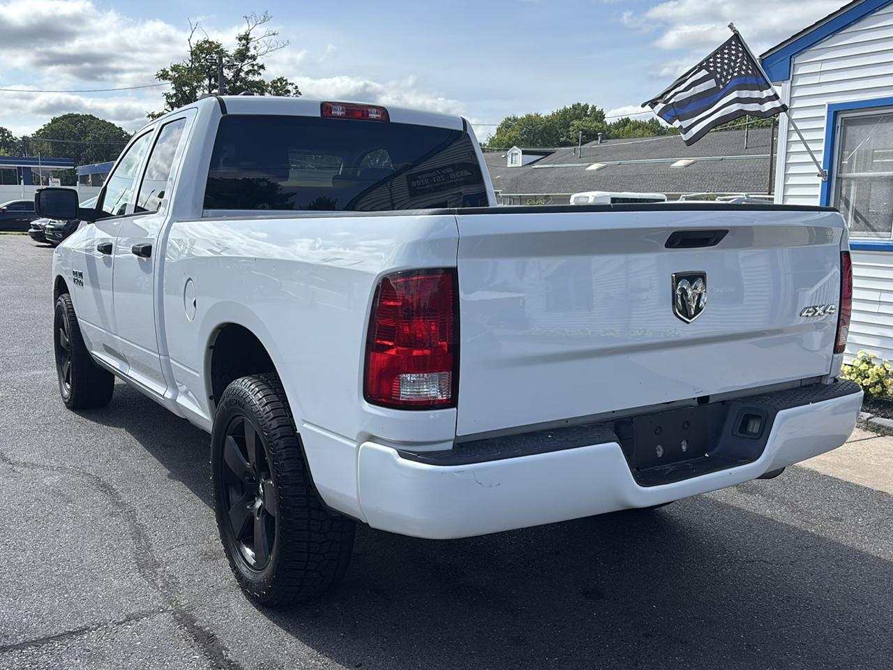 RAM 1500 Express 4x4 Quad Cab 6'4" Box 2018