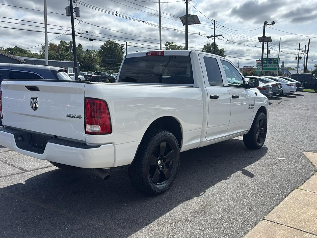 RAM 1500 Express 4x4 Quad Cab 6'4" Box 2018