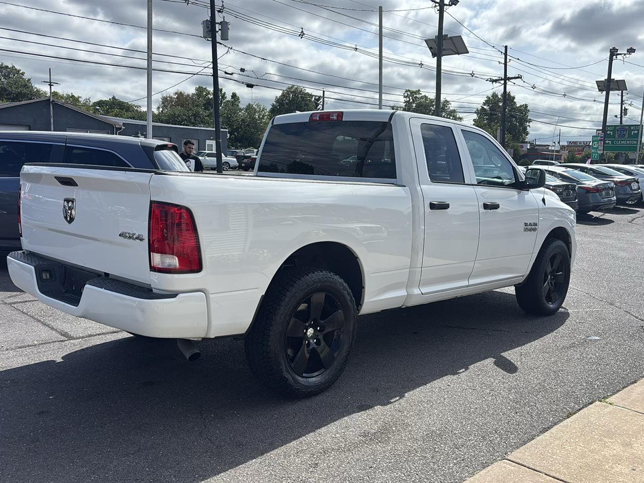 RAM 1500 Express 4x4 Quad Cab 6'4" Box 2018